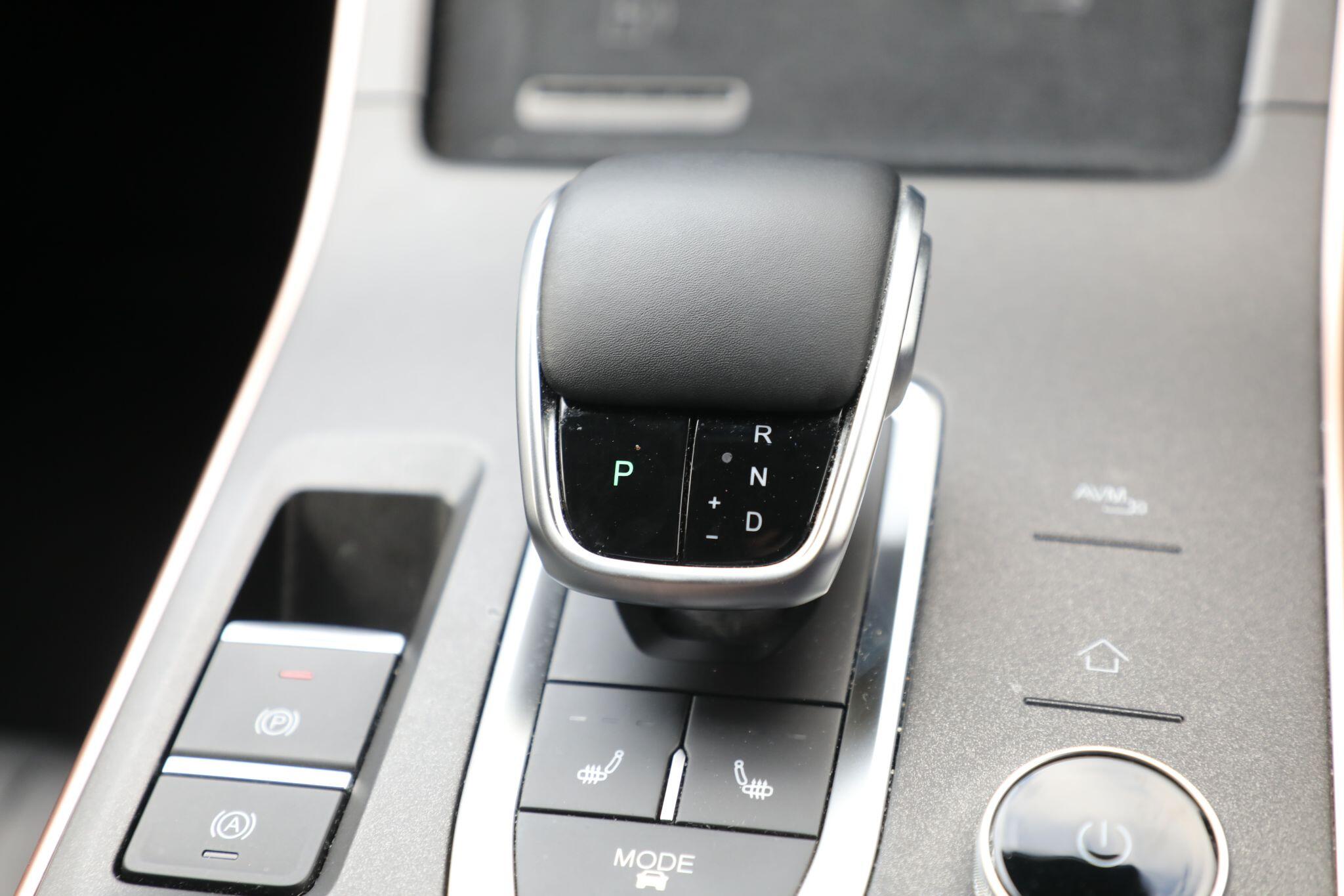 Large vehicle image
